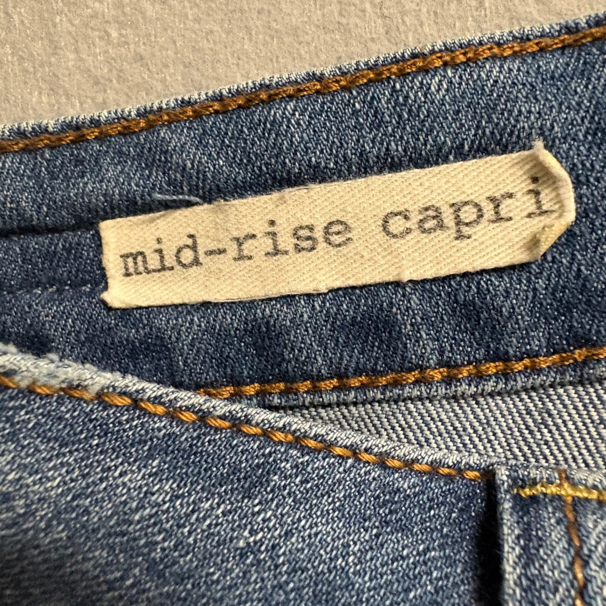 Dollhouse Mid Rise Capri Jeans Womens Size 13 Blue Distressed Button Fly Denim
