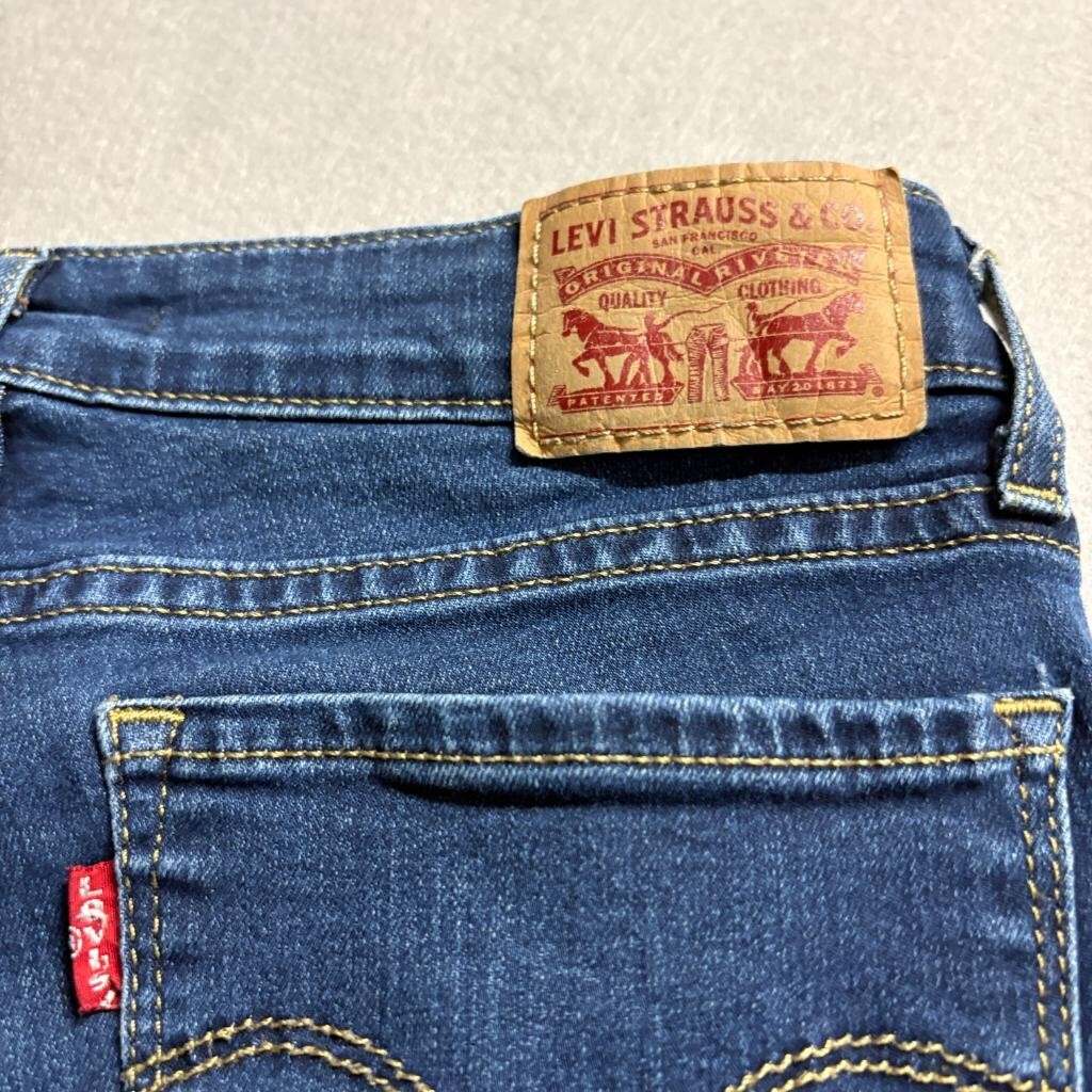 Levi's 711 Skinny Jeans Womens 26 Blue Denim Stretch Dark Wash Mid Rise