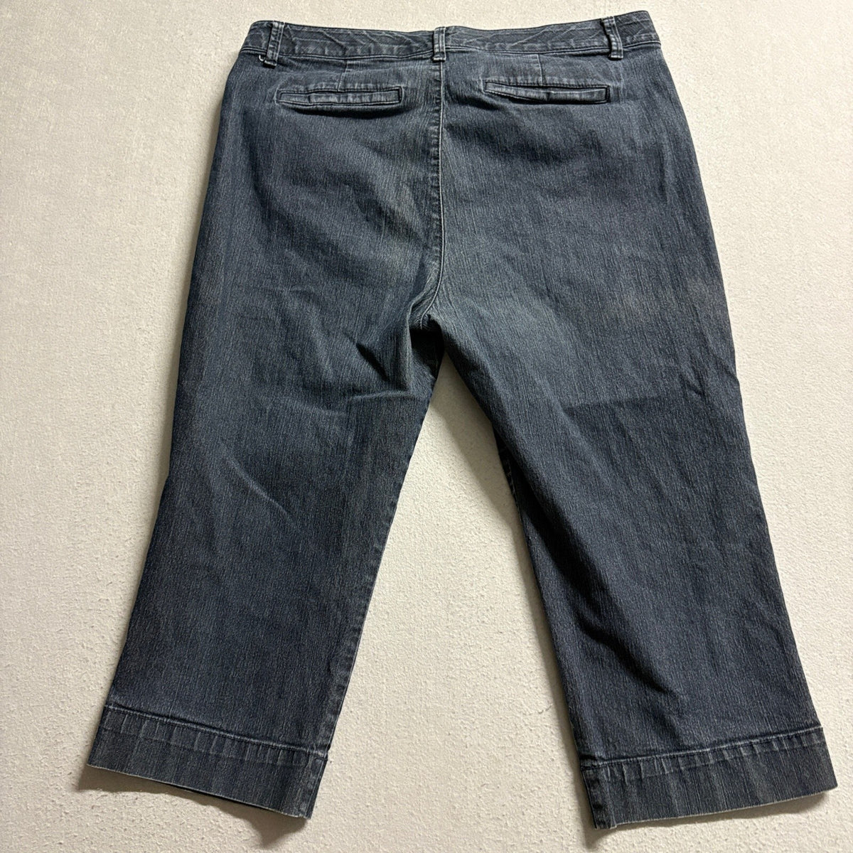 Bandolino Maureen Capri Denim Pants Womens Size 12 Dark Wash Stretch Crop Jeans