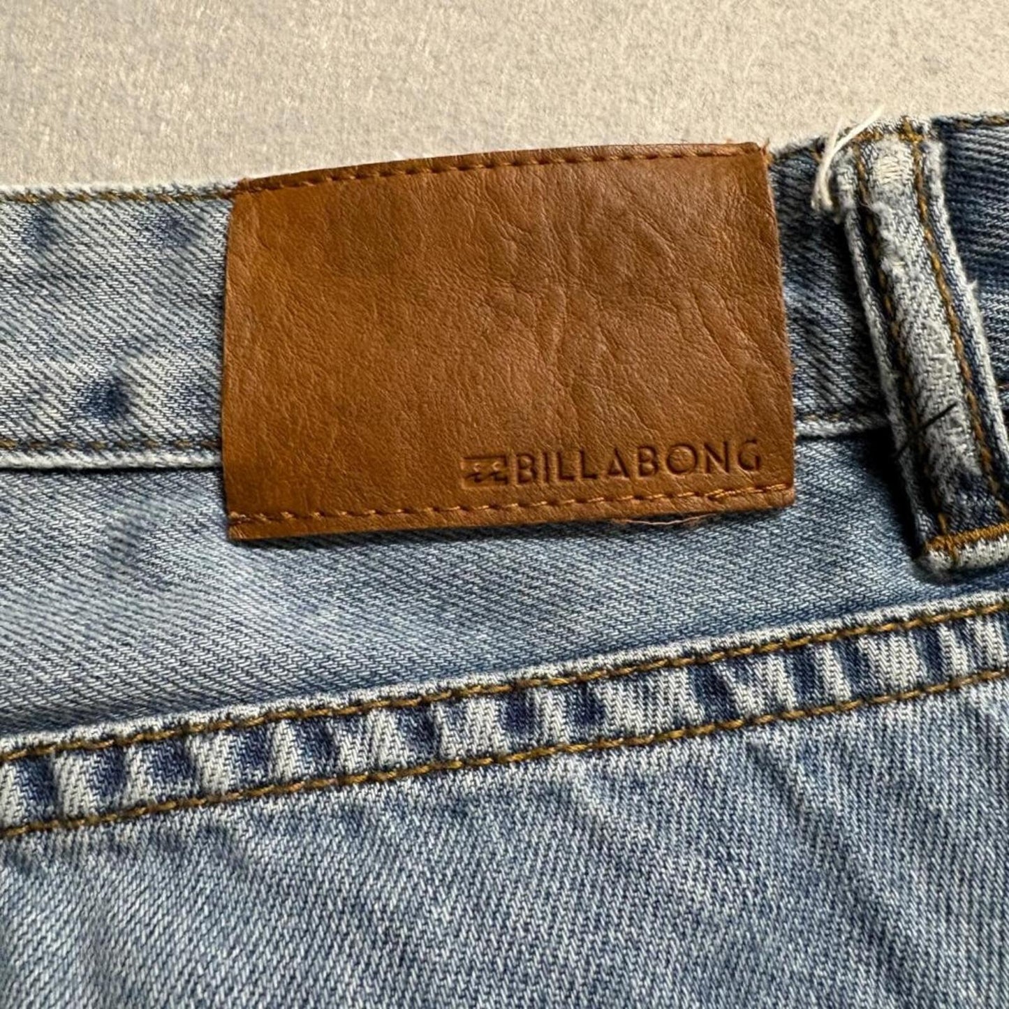 Billabong Distressed Boyfriend Jeans Womens Size 29 Blue Denim Ripped Straight