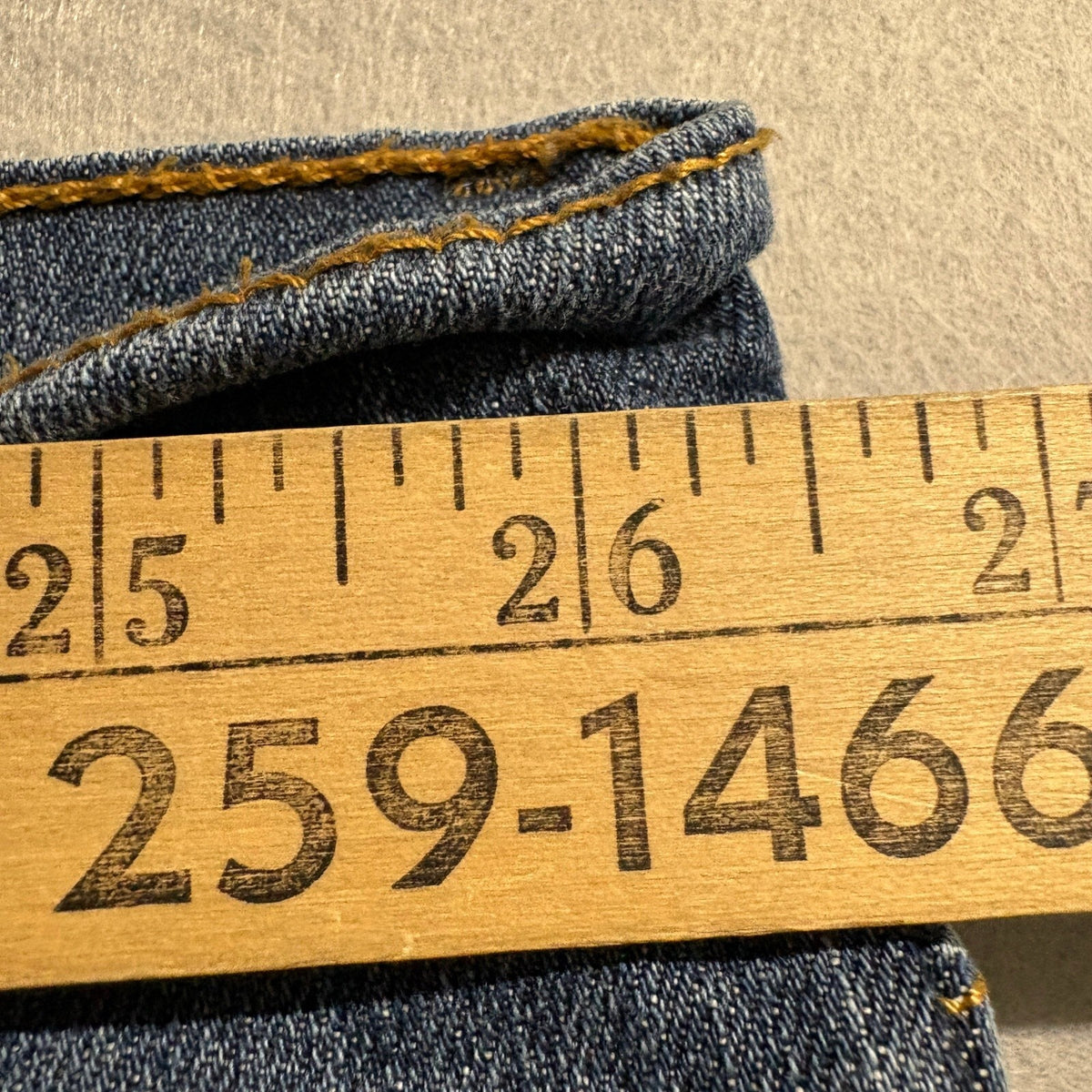 Levi's 550 Relaxed Fit Tapered Leg Jeans Mens 54 x 28 Big & Tall Blue Denim