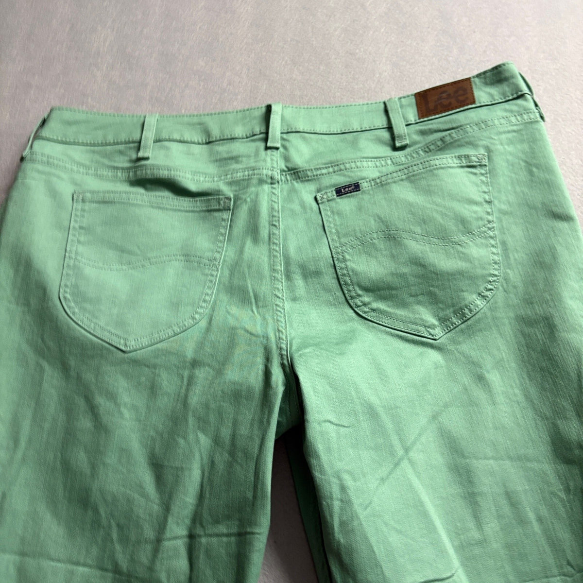 Lee Capri Pants Womens 22M Palm Green Mid Rise Regular Fit Stretch Denim New