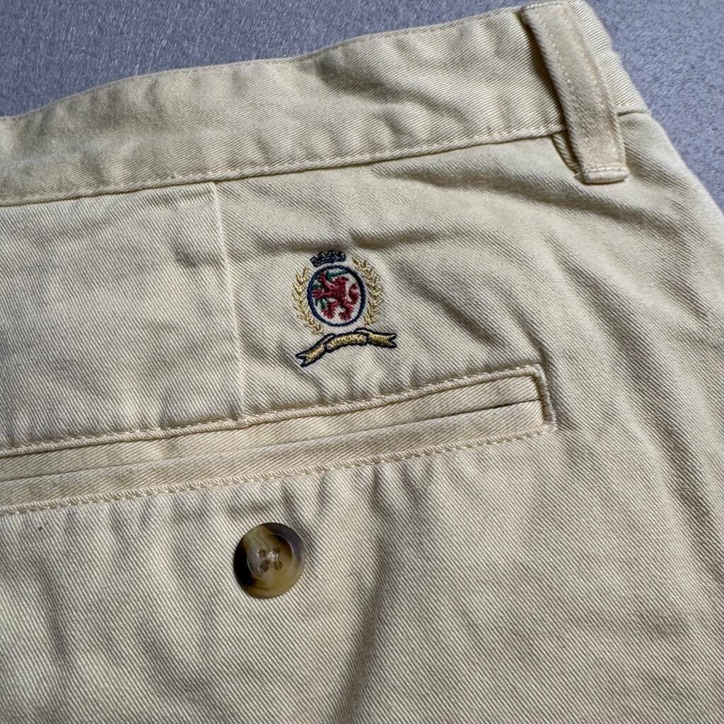 Tommy Hilfiger Chino Shorts Mens 40 Yellow Cotton Pleated Front Casual
