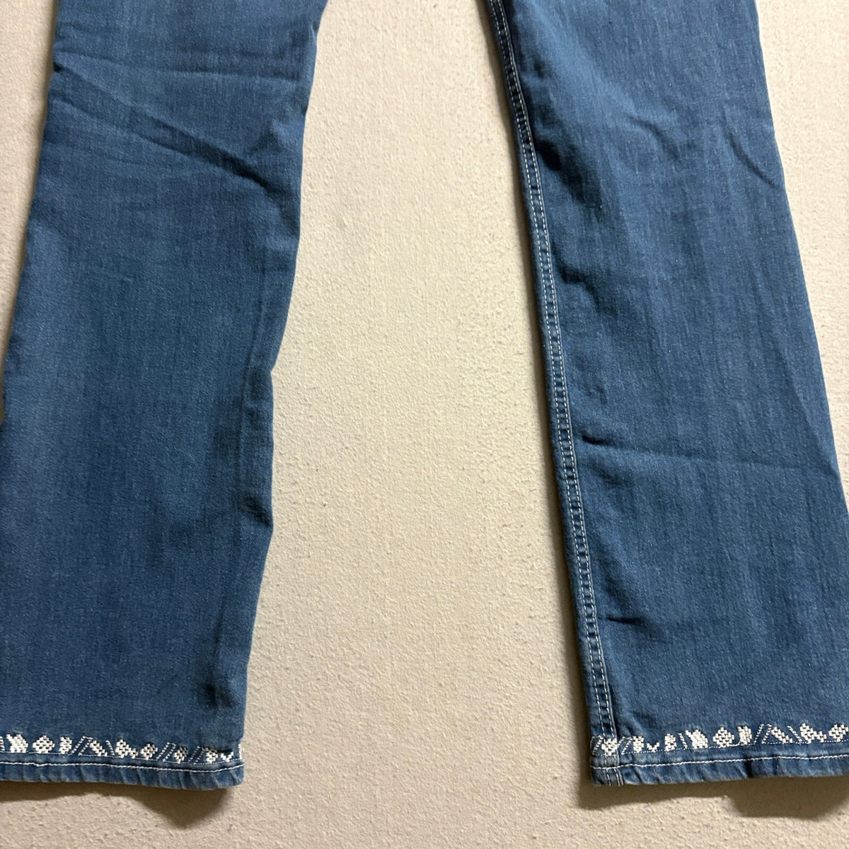 Womens Embroidered Bootcut Blue Jeans Size L Western Feather Pocket Accents