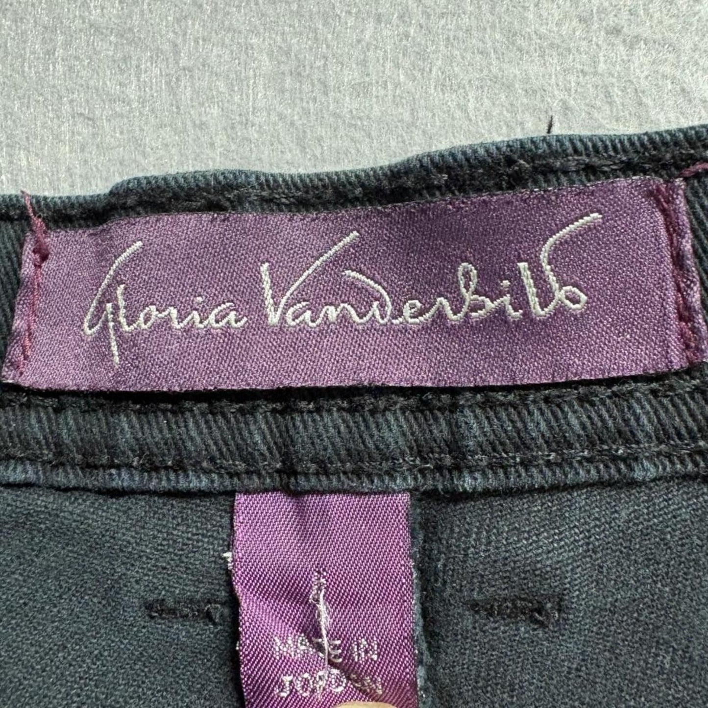 Gloria Vanderbilt Amanda Jeans Womens 6 Short Black Denim High Rise Straight Leg