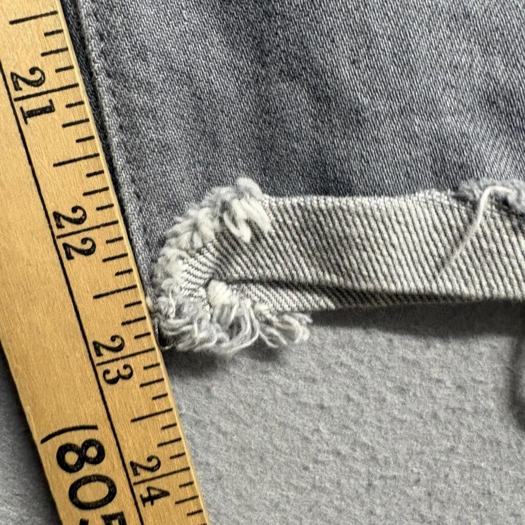 Levis 501 Womens Gray Denim Jeans Cut Off Raw Hem Size 36x32 Actual 35x23.5