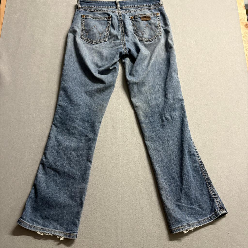 Wrangler Embroidered Butterfly Floral Jeans Womens Size 9/10x34 Bootcut Blue