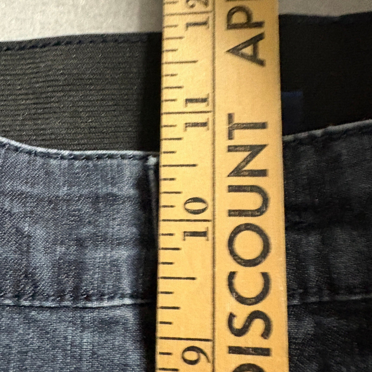Bandolino Maureen Capri Denim Pants Womens Size 12 Dark Wash Stretch Crop Jeans