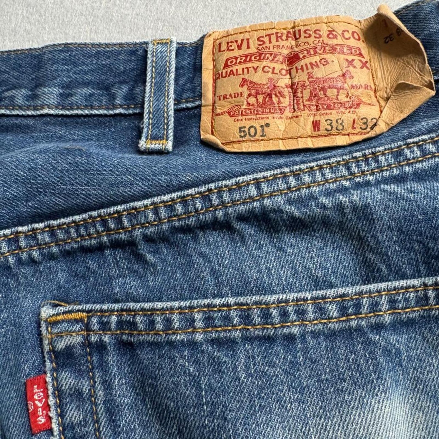 Levis 501 Button Fly Jeans Mens 38x32 Distressed Blue Denim Straight Leg 34x29