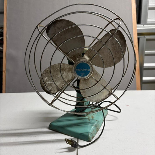 Vintage Eskimo Fan Model 101004 McGraw-Edison Teal Blue Metal Desk Table Fan