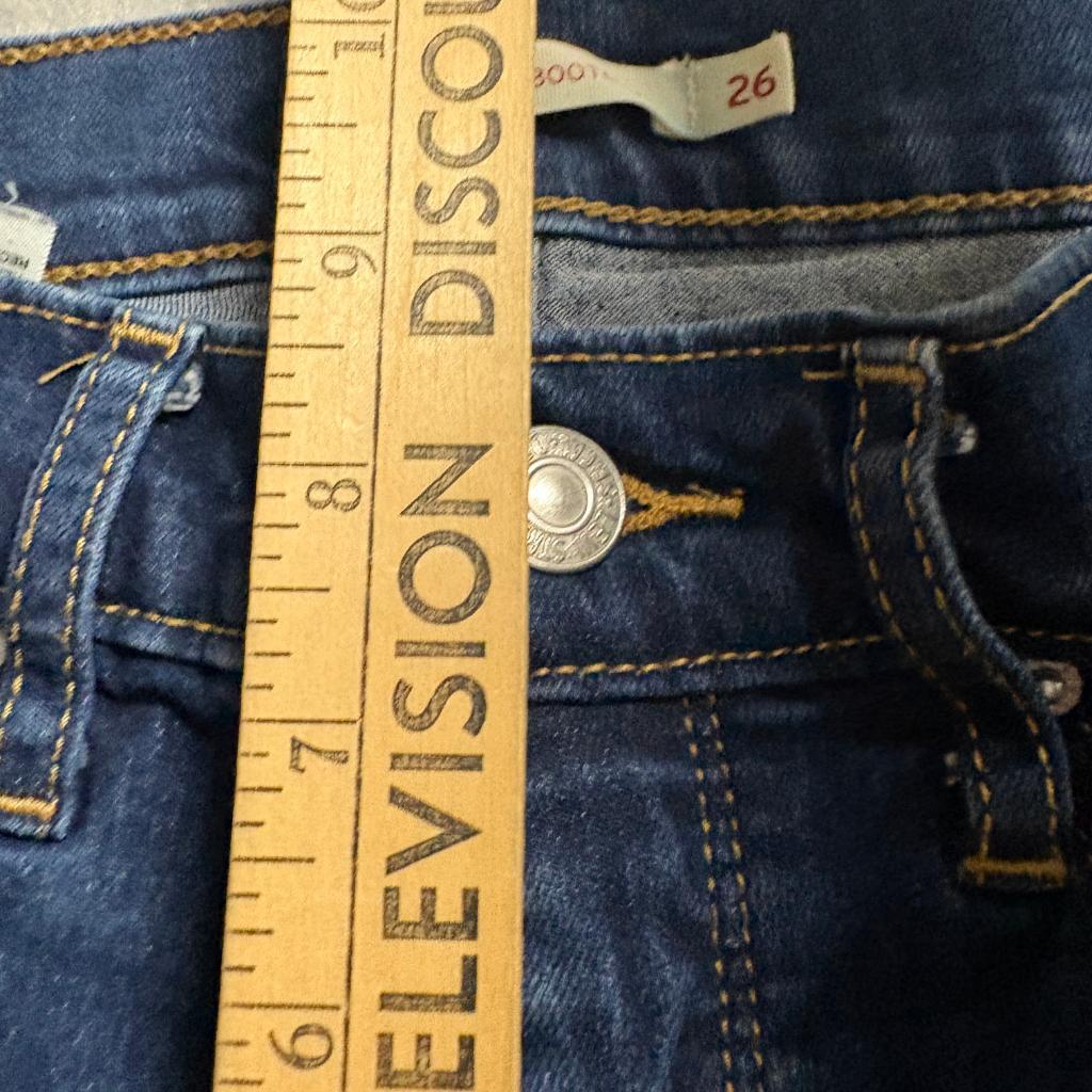 Levi's 315 Shaping Bootcut Jeans Womens 26 Blue Denim Stretch Dark Wash
