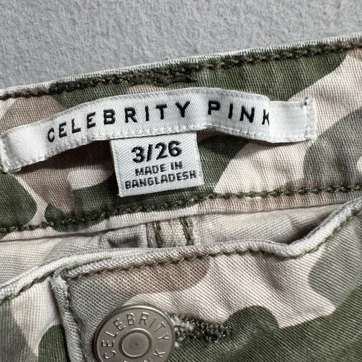Celebrity Pink Womens Camo Cargo Pants Size 3/26 Green Camouflage Wide Leg
