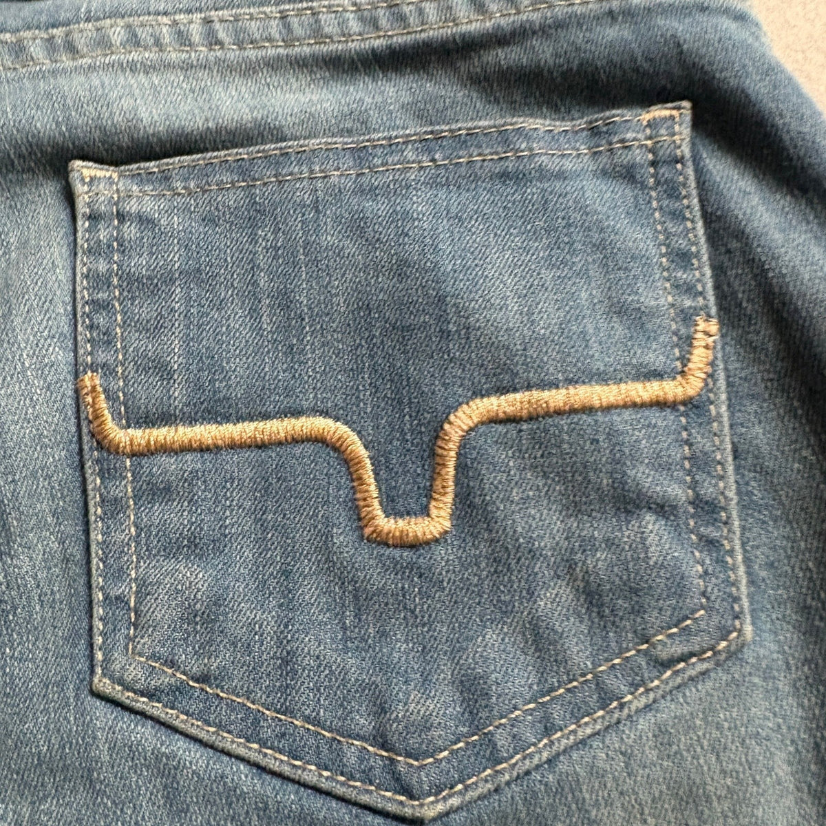 Kimes Ranch Lola Jeans Womens Size 4x30 Blue Flare Leg Stretch Western Denim USA