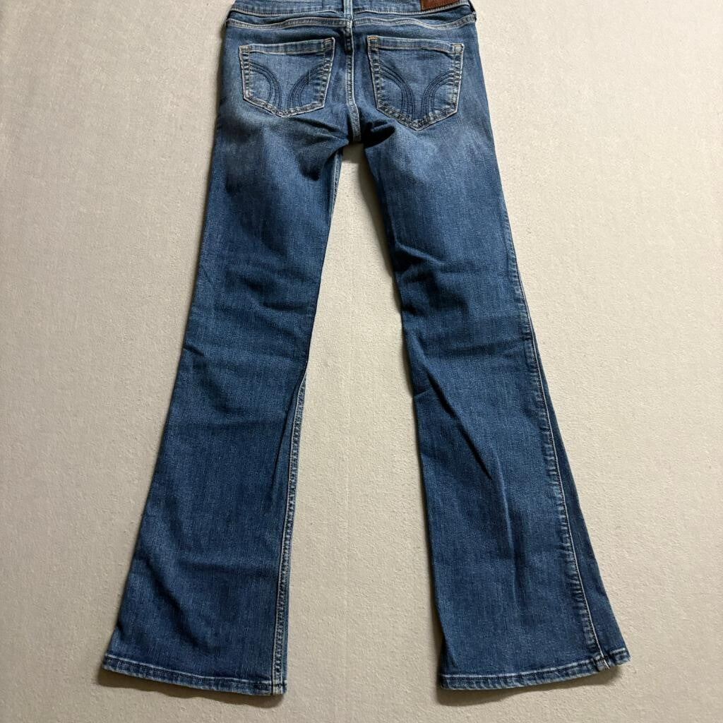 Hollister Low Rise Bootcut Jeans Womens 2R W26 Blue Soft Stretch Denim