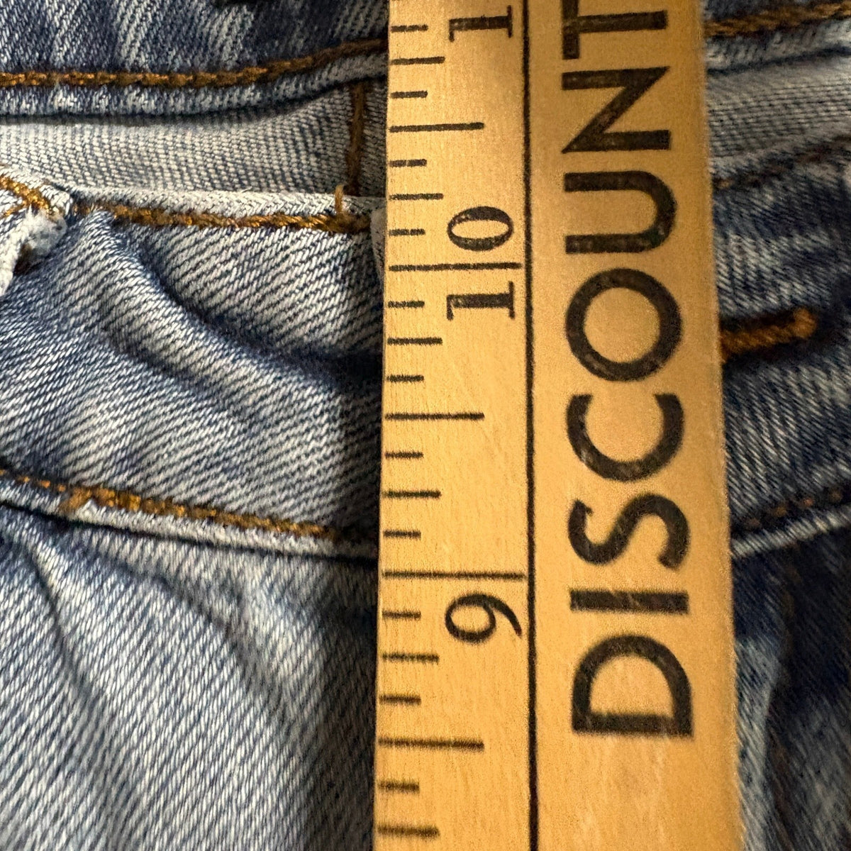 I&M Black Label High Rise Mom Jeans Womens Size 5 Distressed Light Wash Blue