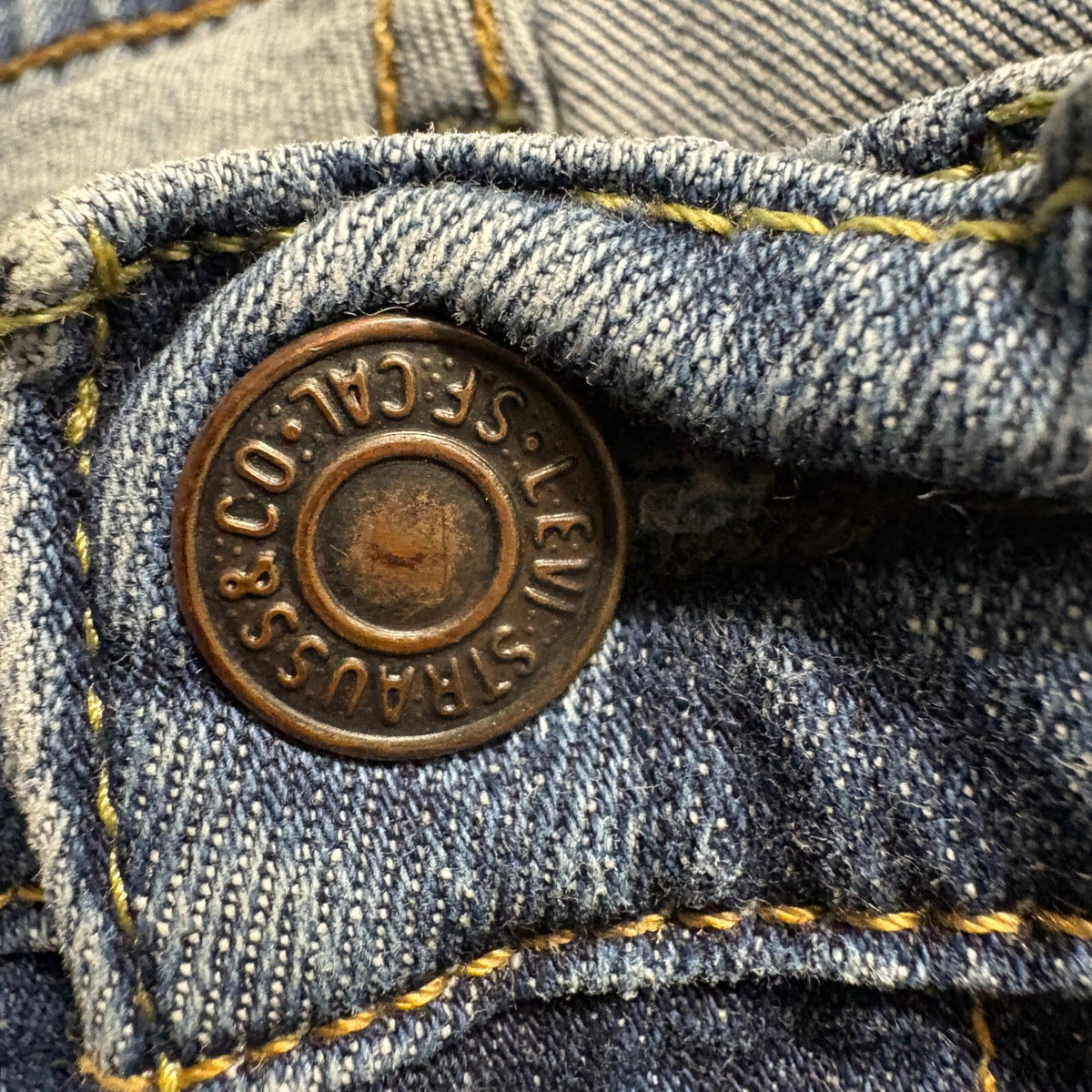 Levi's 505 Regular Fit Jeans Mens 38x34 Blue Denim Medium Wash Straight Leg