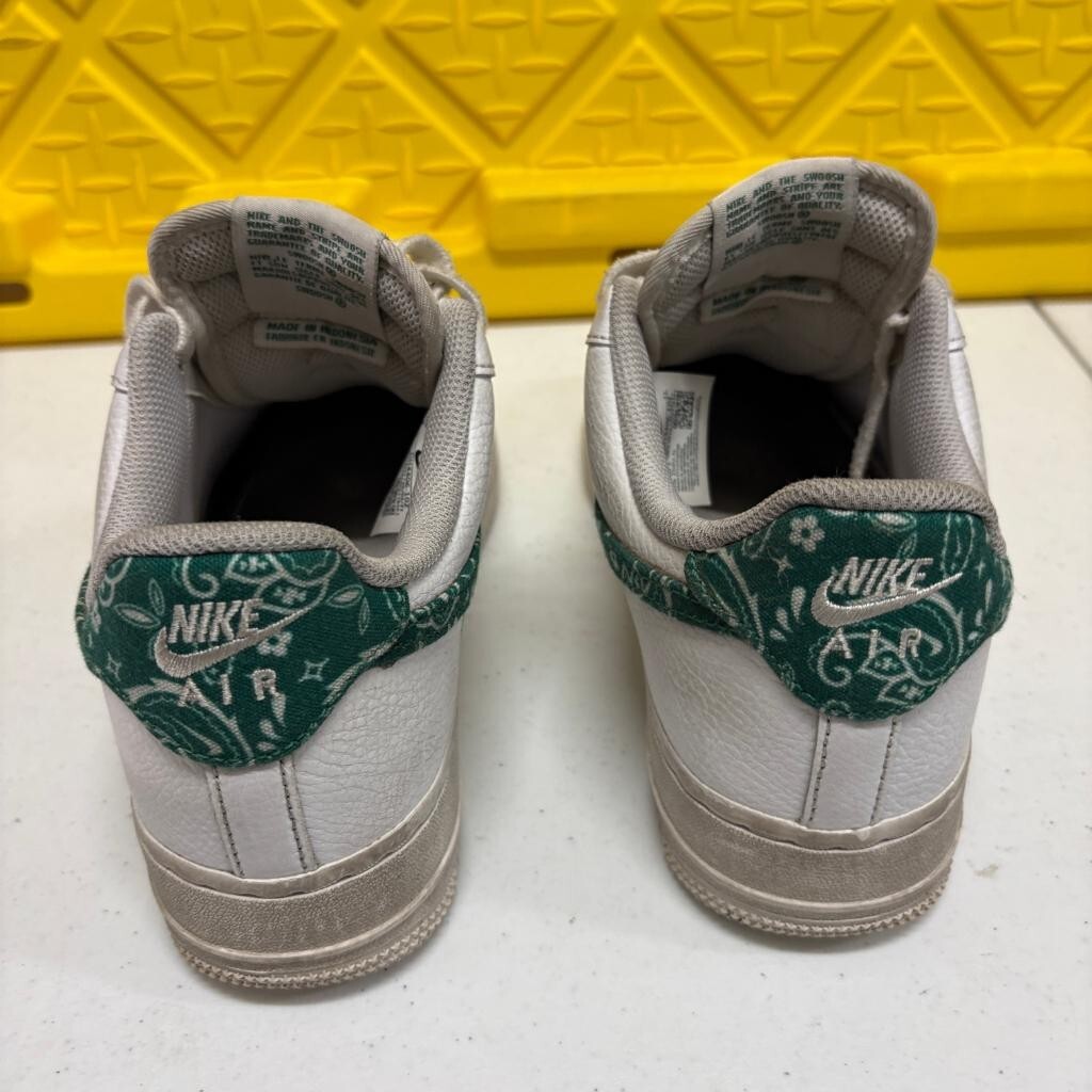 Nike Air Force 1 Low Green Paisley Womens Size 8 White Sneakers DH4406-102