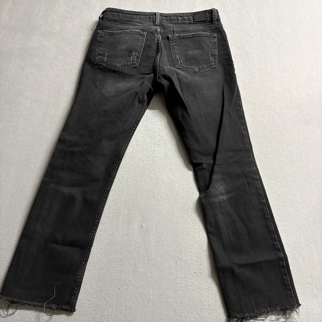 Zara TRF Distressed Black Jeans Womens Size 00 Raw Hem Straight Leg Denim