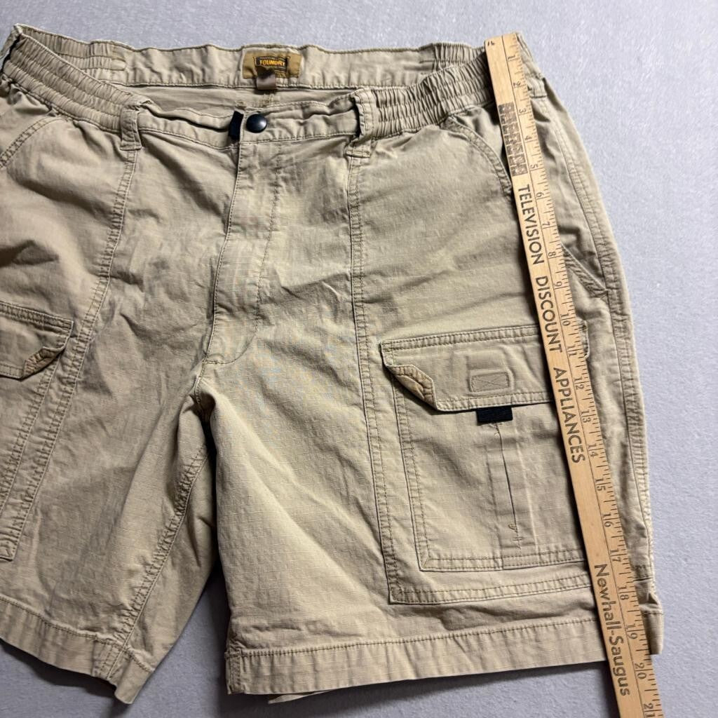 The Foundry Supply Co Mens Cargo Shorts Size 44 Tan Khaki Elastic Waist Stretch