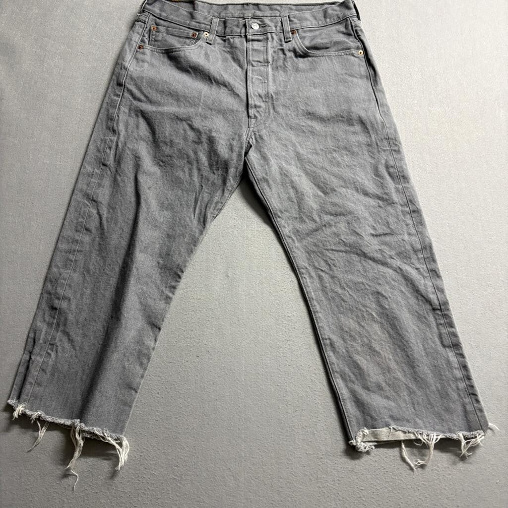 Levis 501 Womens Gray Denim Jeans Cut Off Raw Hem Size 36x32 Actual 35x23.5
