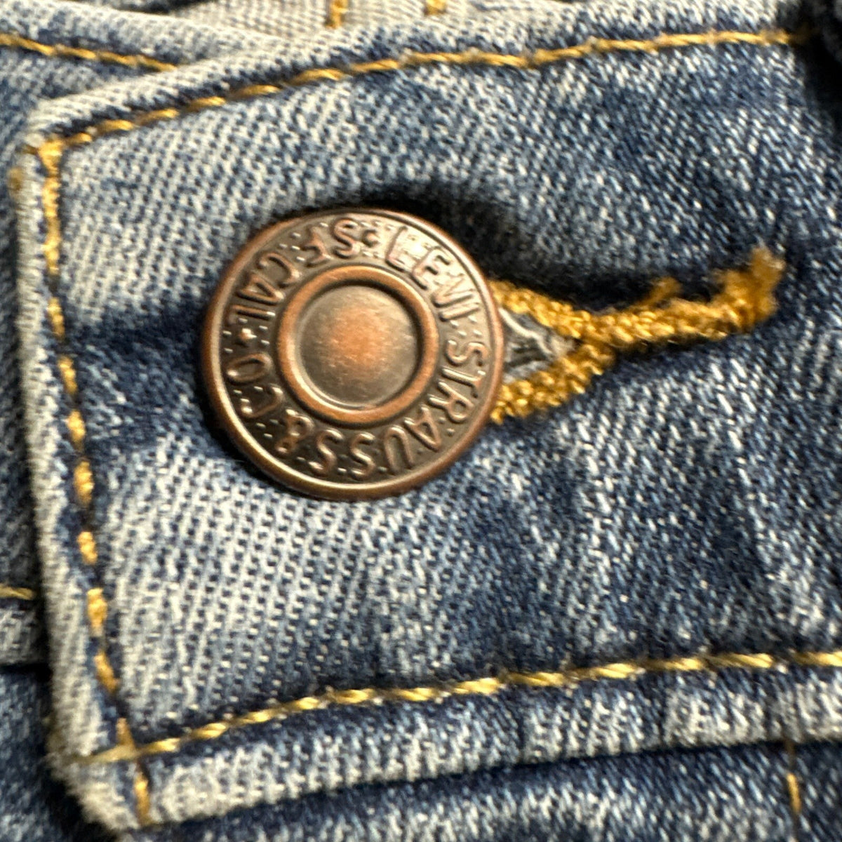 Levi's Premium 724 High Rise Straight Jeans Womens 24 Distressed Raw Cut Hem