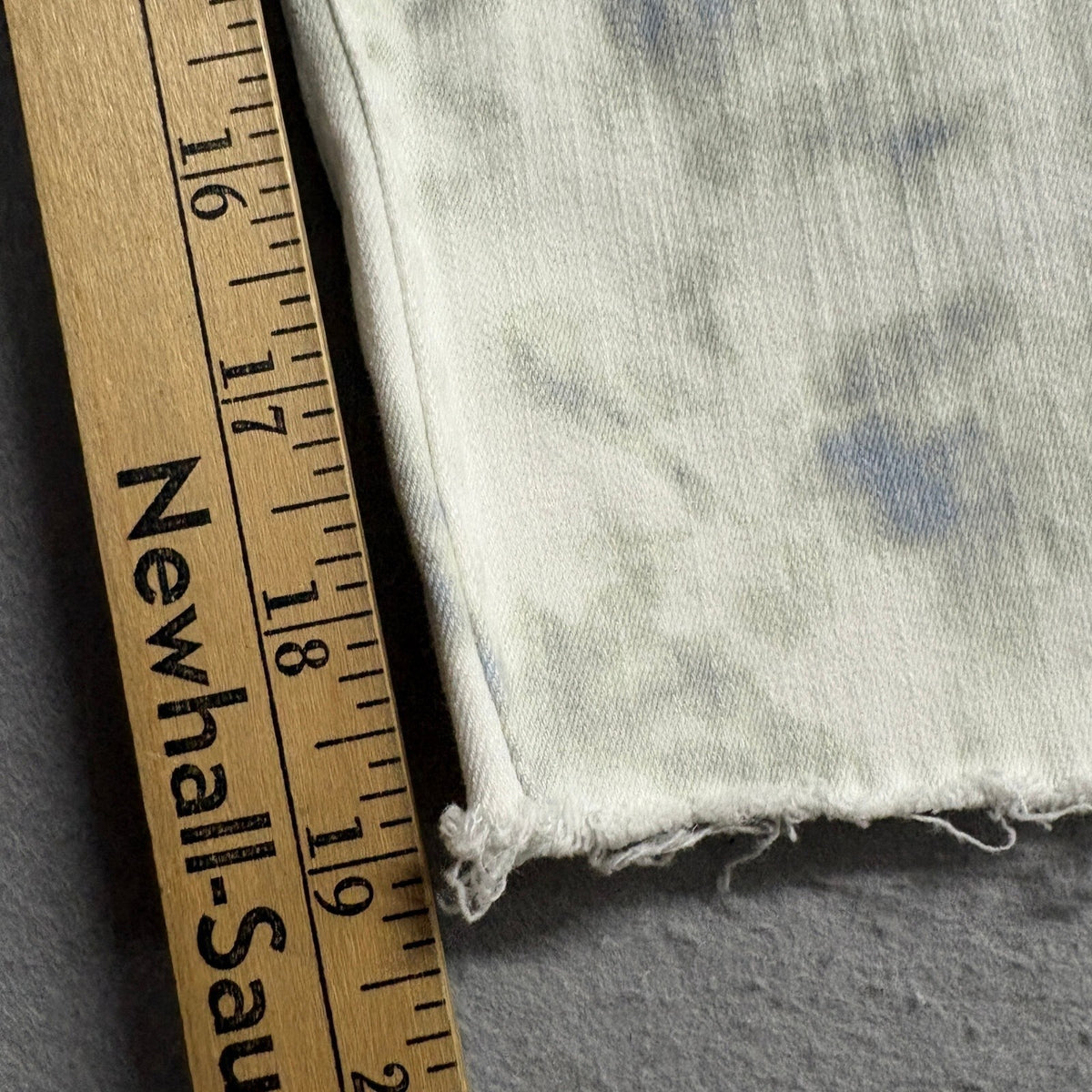 Skinnygirl Maggie Skinny Ankle Jeans Womens Size 30 / 10 Tie Dye Raw Hem Denim
