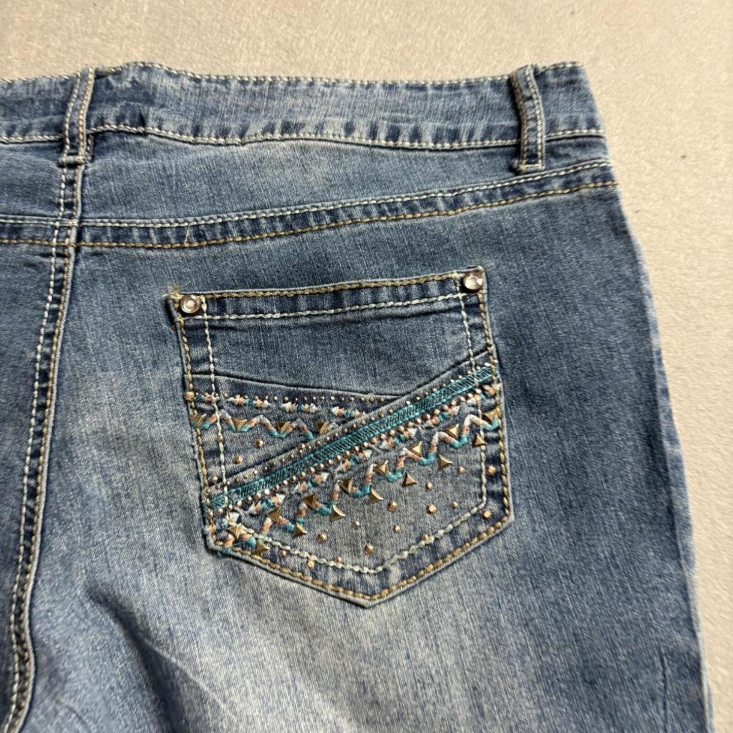 LEI Ashley Low Rise Slim Bootcut Jeans Womens 17 Regular Blue Denim Embroidered