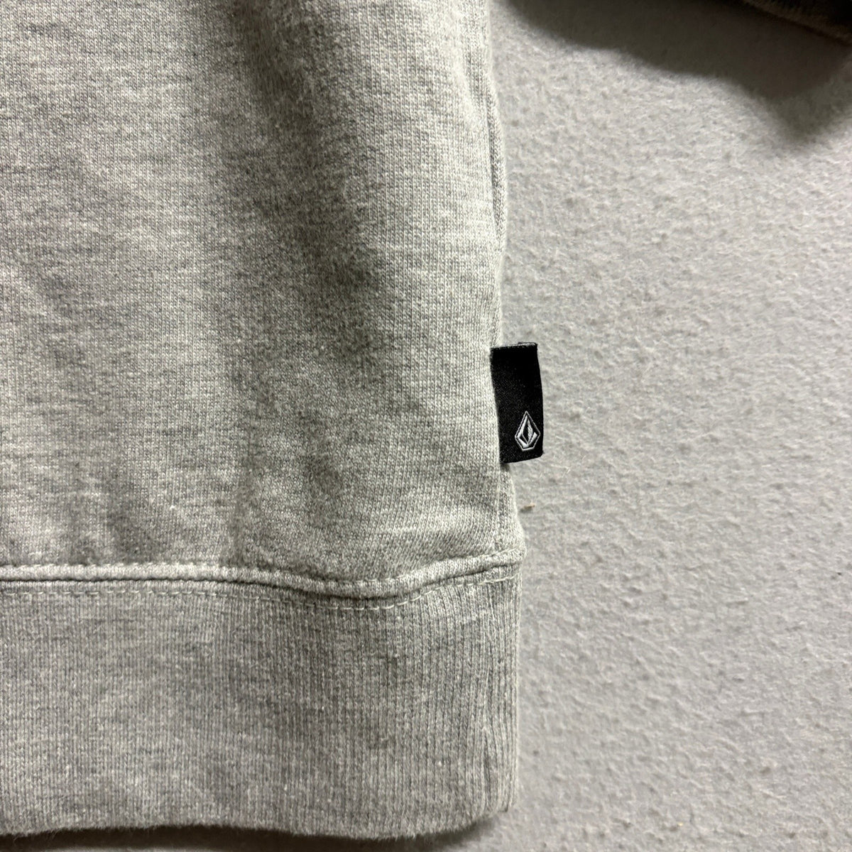 Volcom Mens XL Sweatshirt Gray Stone Graphic Crewneck Pullover Skate Sweater