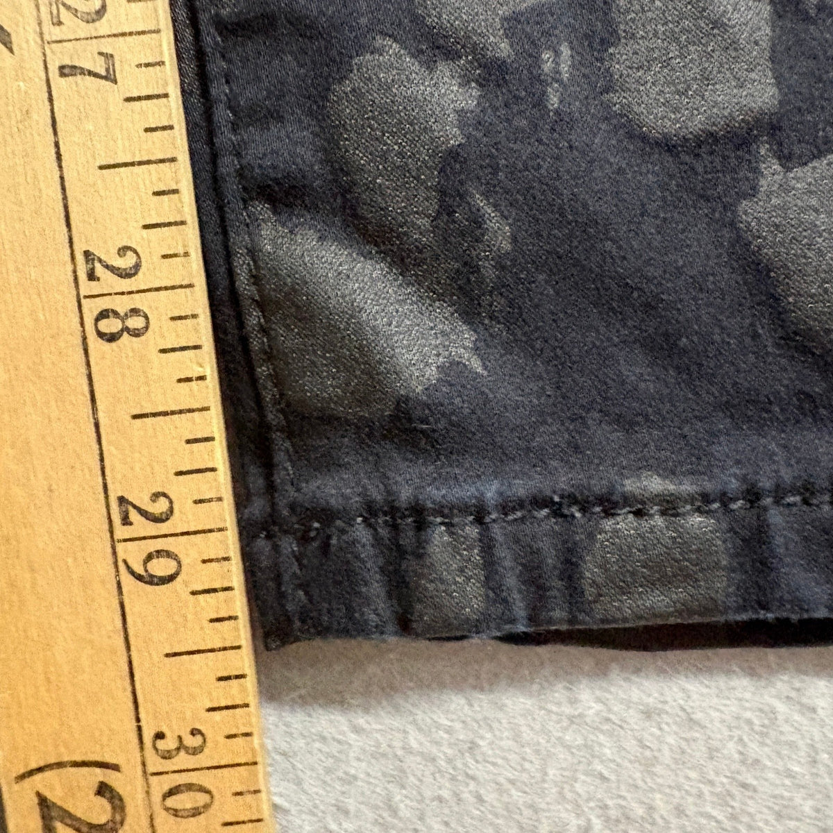 Chicos Jeans Womens 0.5R Black Gray Leopard Print Slim Leg Stretch Denim Pants