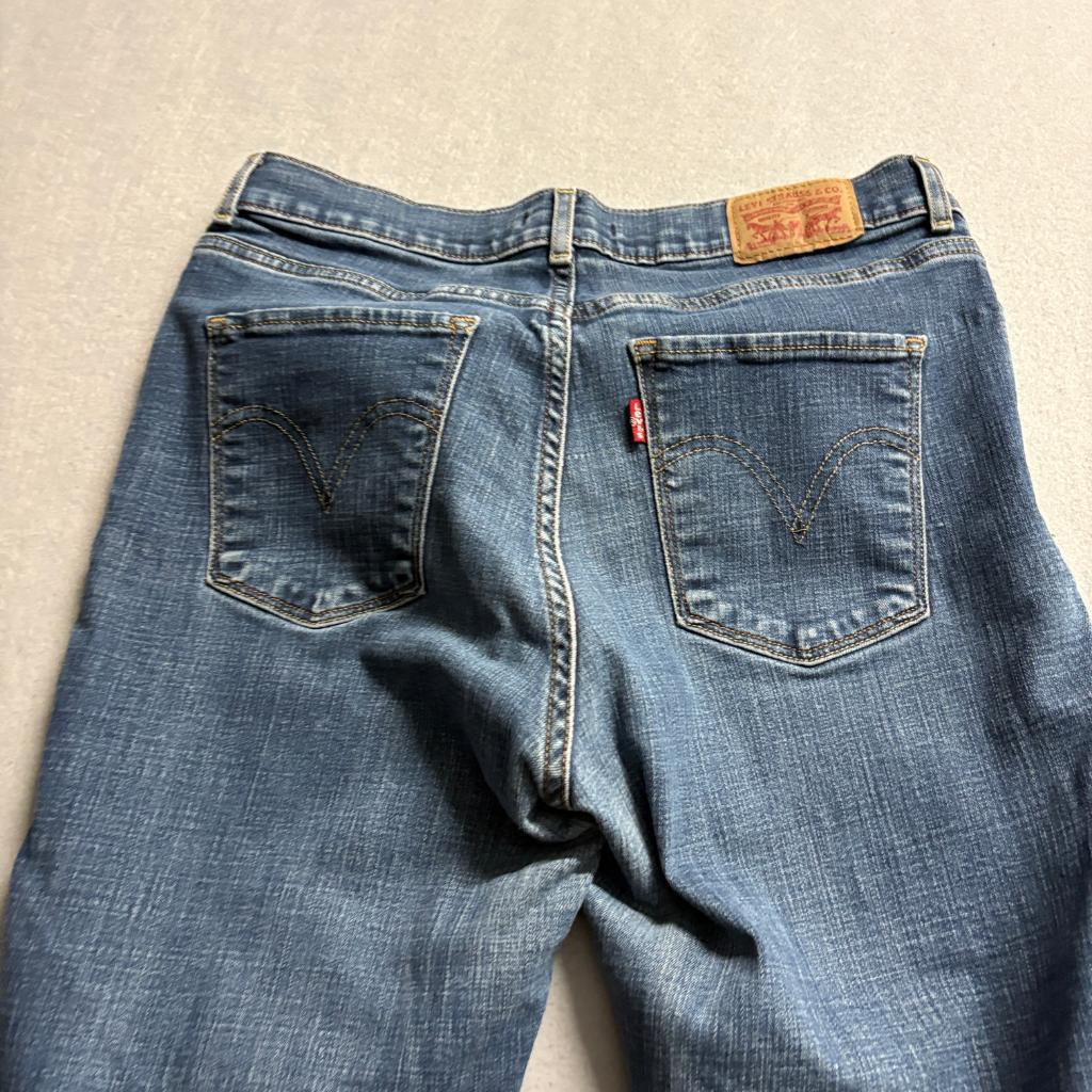 Levis Classic Bootcut Jeans Womens 29 Medium Wash Blue Denim Stretch 8S W29 L30