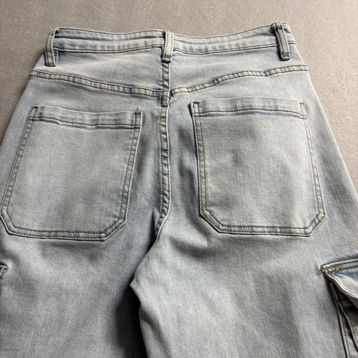 United We Stand Womens Size 9 Cargo Jeans Wide Leg Light Wash Stretch Y2K High