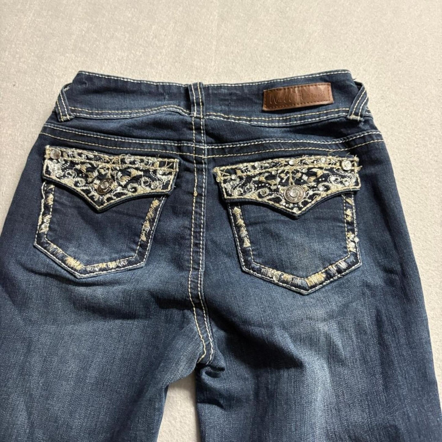 WallFlower Luscious Curvy Bootcut Jeans Womens Size 0 Blue Embellished Flap