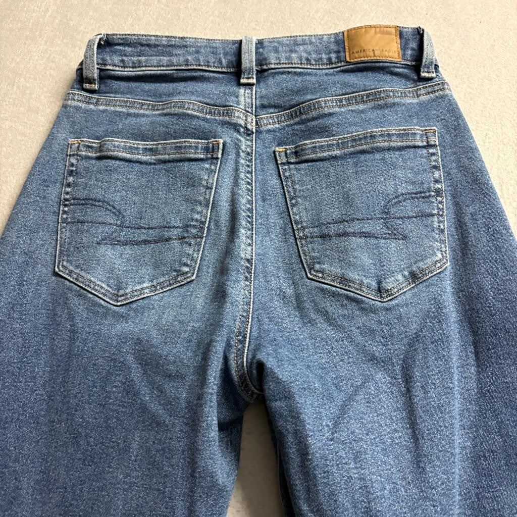 American Eagle Mom Jeans Womens Size 4 Long Blue Denim Stretch High Rise