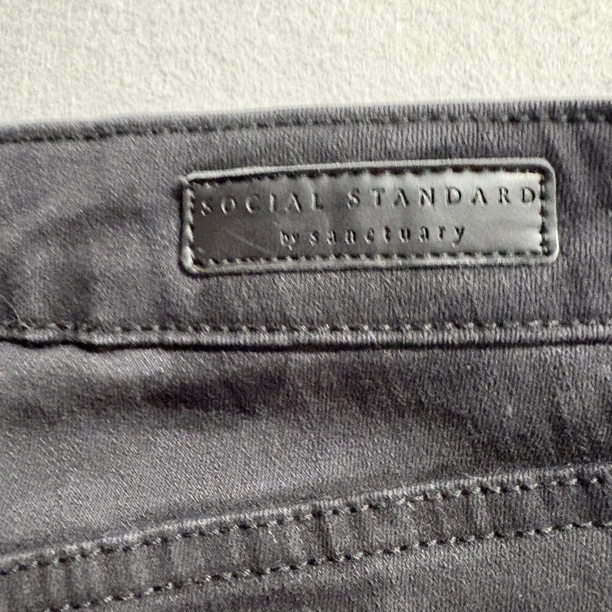 Social Standard by Sanctuary Camo Jeans Womens 30 Gray Black Camouflage Skinny