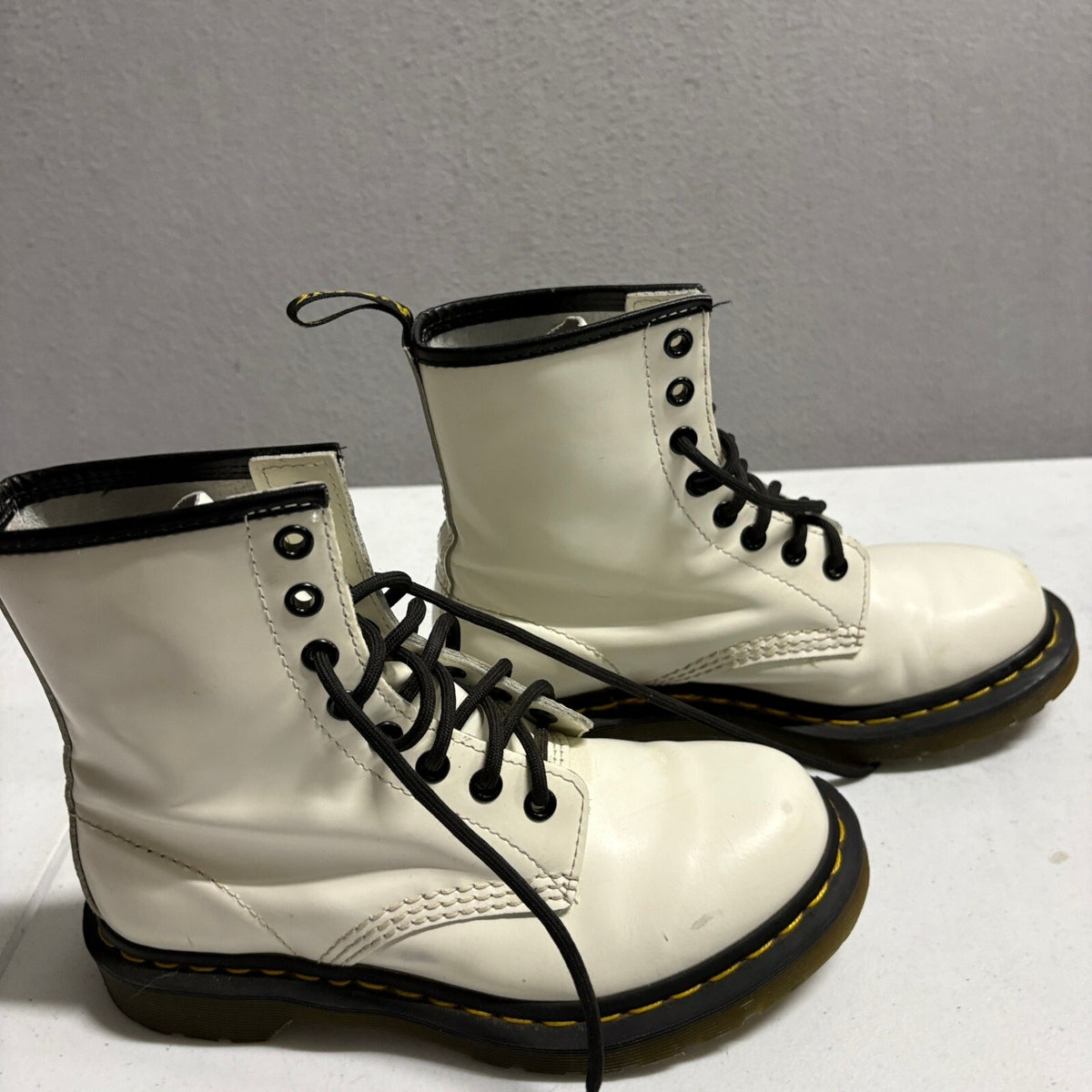 Dr. Martens 1460 White Leather 8-Eye Lace Up Combat Boots Womens Size 6 US /