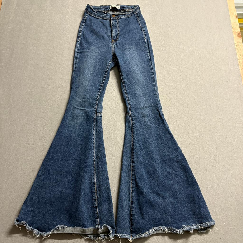 Hammer Jeans Los Angeles Womens Size 0 Extreme Flare Bell Bottom Raw Hem Stretch