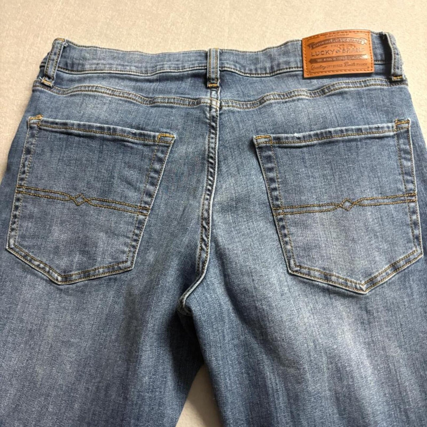 Lucky Brand 223 Straight Jeans Mens 32x32 Blue Denim Classic Fit Pant Fits 32x30