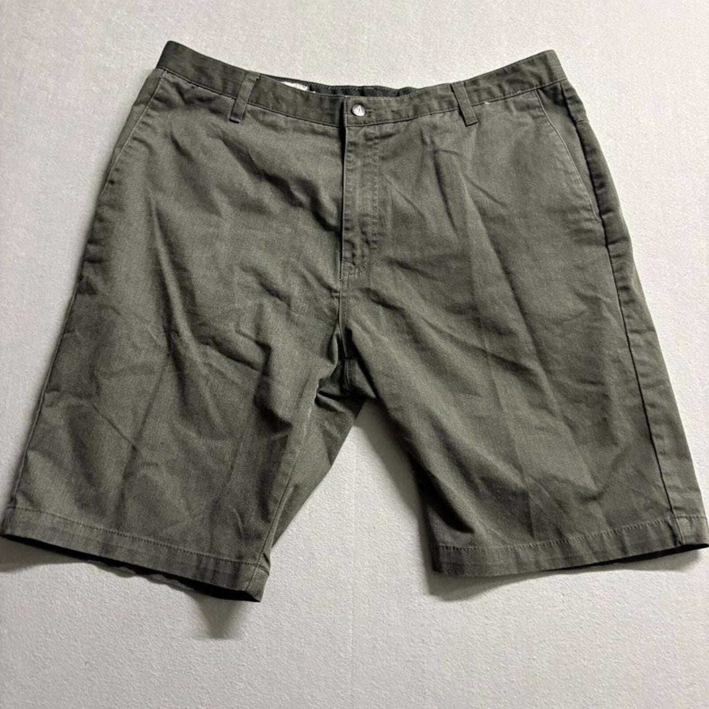 Volcom Chino Shorts Mens 38 Gray Green Stretch Casual Skateboarding Flat Front