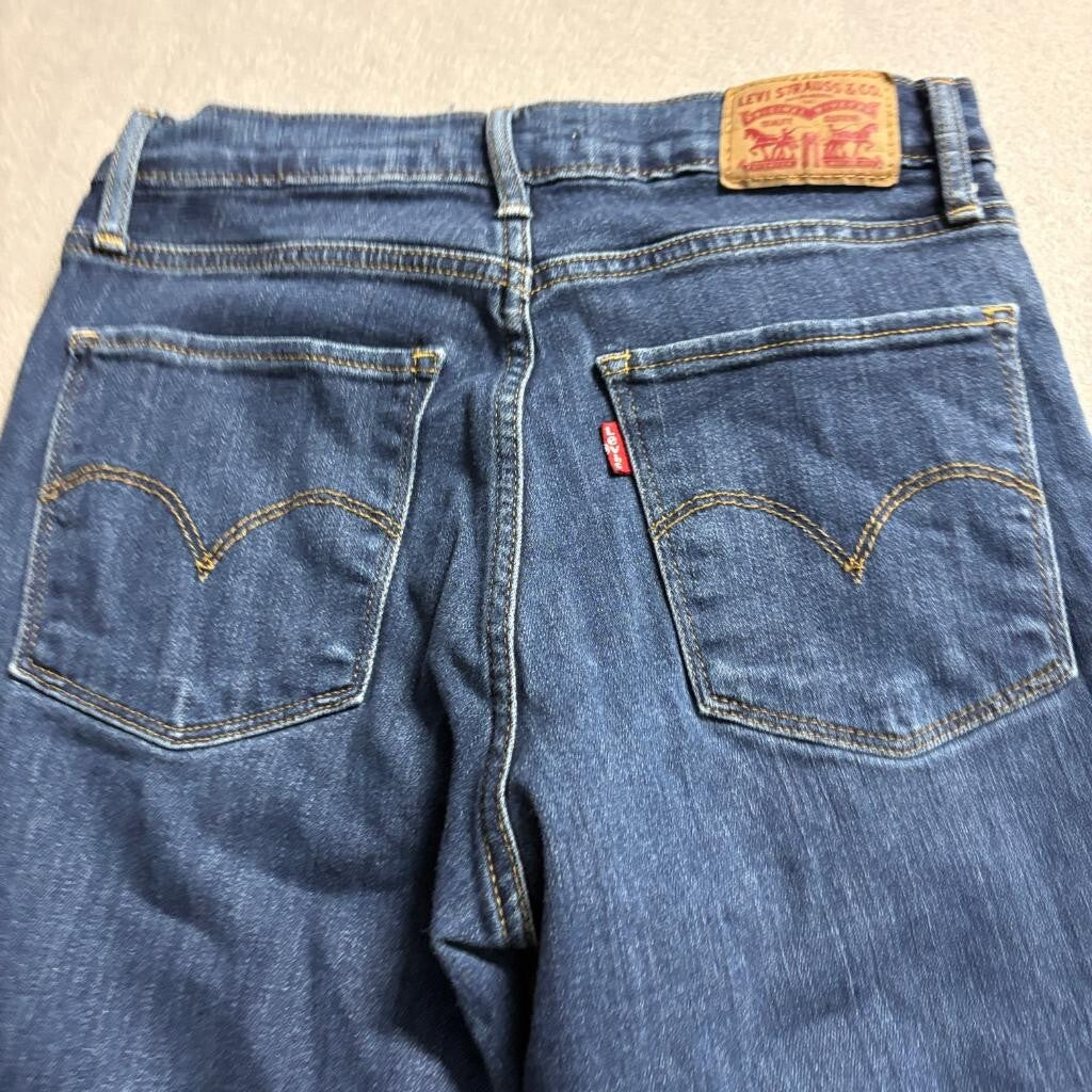 Levis 724 High Rise Straight Crop Jeans Womens Size 26 Blue Denim Stretch