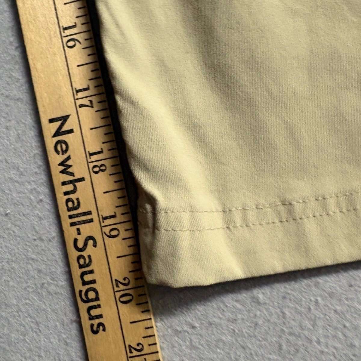 Eddie Bauer Womens 12 Capri Pants Beige Nylon Spandex Stretch Hiking Outdoor
