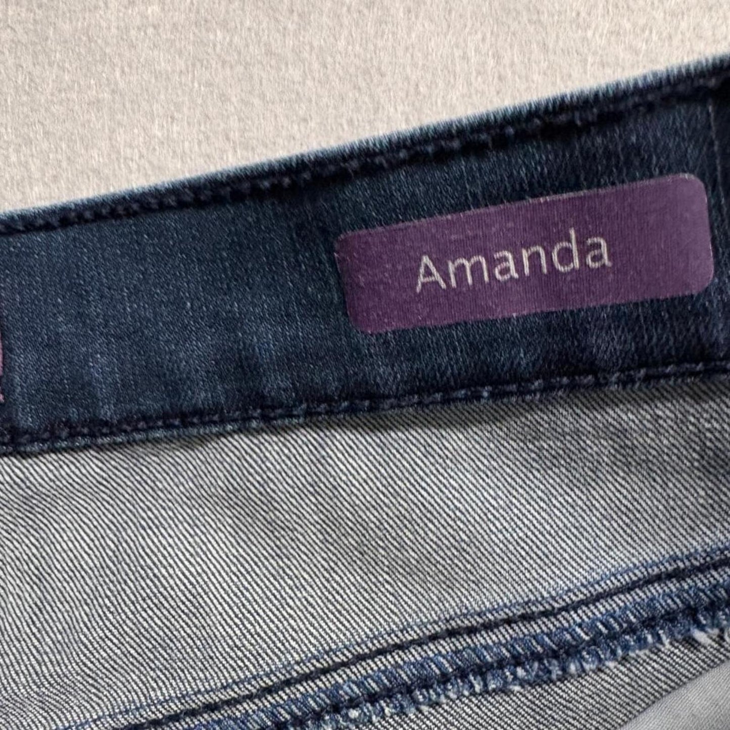 Gloria Vanderbilt Amanda Jeans Womens 18 Blue Denim Floral Embroidered Straight