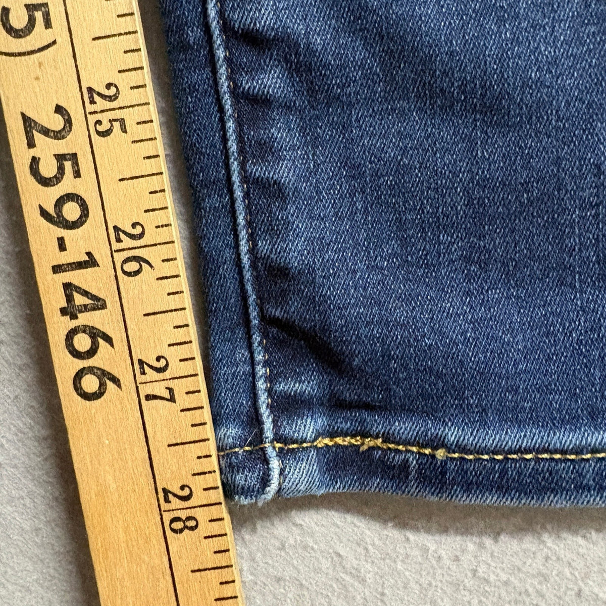 Levi's 311 Shaping Skinny Jeans Womens 32 Blue Denim Stretch Mid Rise Pants