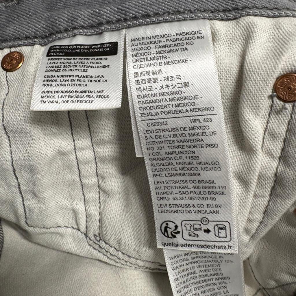 Levis 501 Womens Gray Denim Jeans Cut Off Raw Hem Size 36x32 Actual 35x23.5