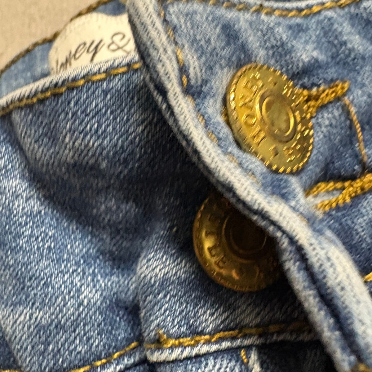 Honey & Bristle Womens Raw Hem Ankle Jeans Size 4P Blue Denim Stretch Crop