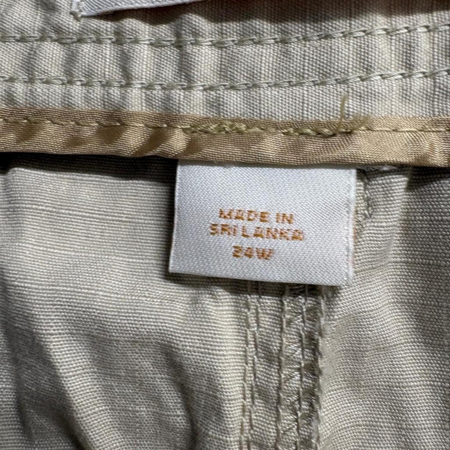 Eddie Bauer Ripstop Cargo Capri Pants Womens 24W Beige Tan Outdoor Crop Hiking