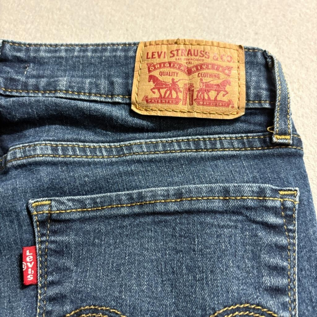 Levi's 711 Skinny Jeans Womens 26 Blue Denim Medium Wash Stretch Pants W26 L28