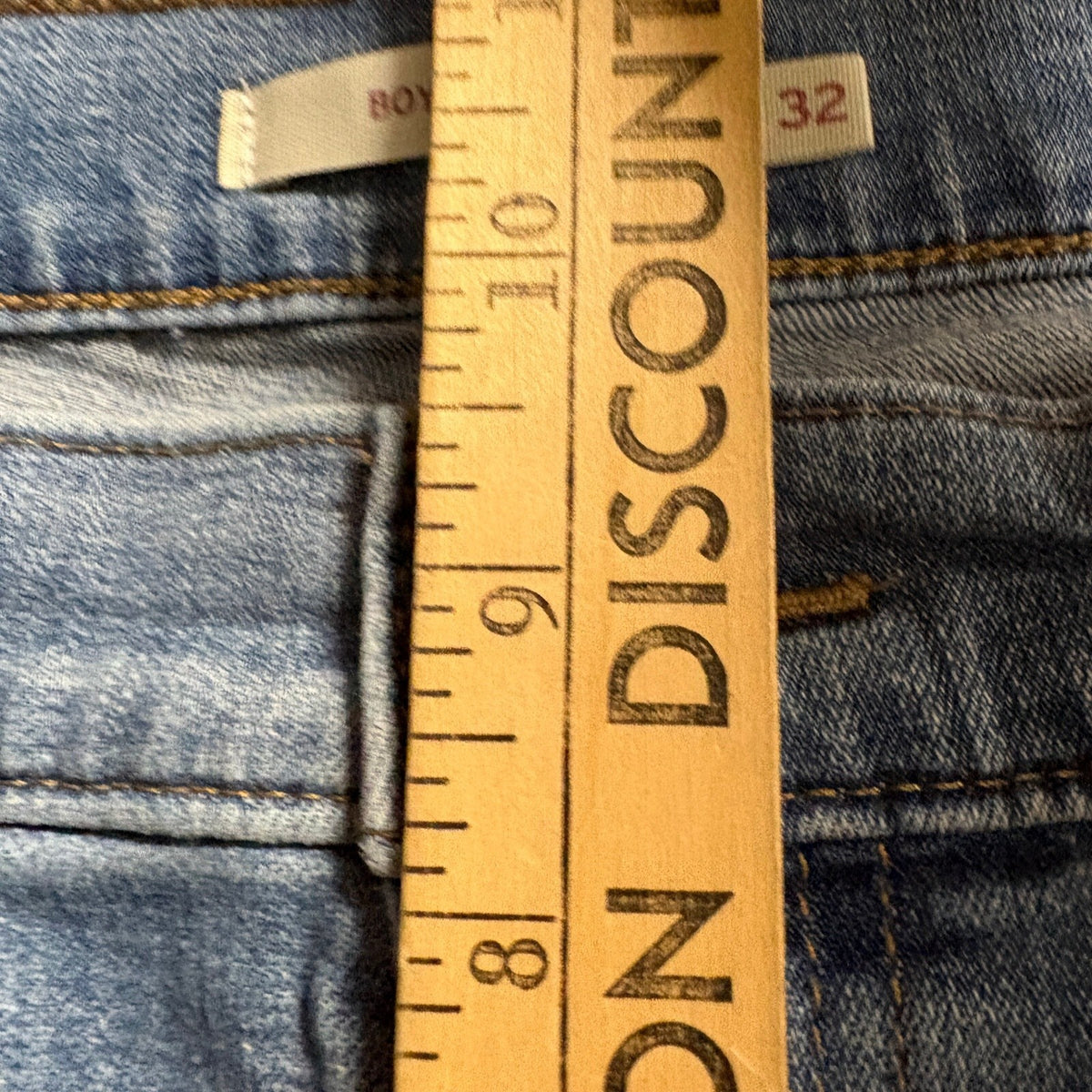 Levi's Boyfriend Jeans Womens Size 32 Medium Wash Distressed Ripped Denim Pants