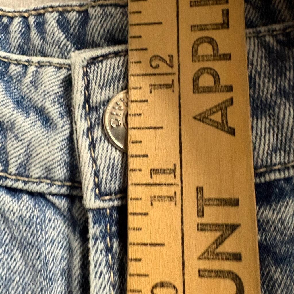 H&M Divided Graffiti Print Jeans Womens Size 2 Blue Acid Wash High Rise Denim