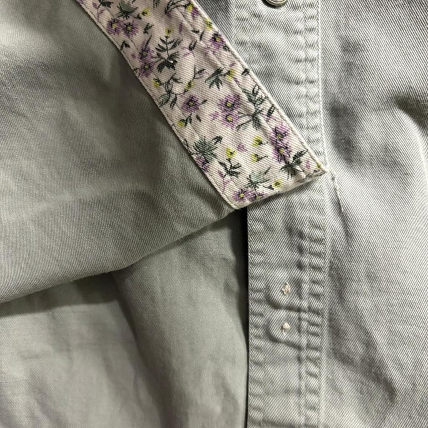 High Sierra Womens Medium Green Twill Button Up Shirt Floral Trim Long Sleeve