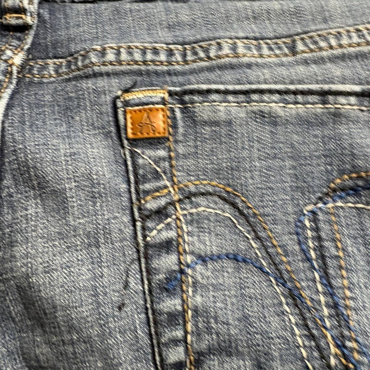Wrangler Aura From The Women Of Wrangler Straight Leg Blue Jeans Medium Wash